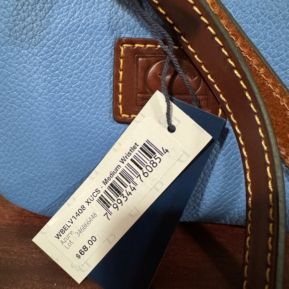 NWT Dooney & Bourke Medium Wristlet Azure. - Picture 3 of 7